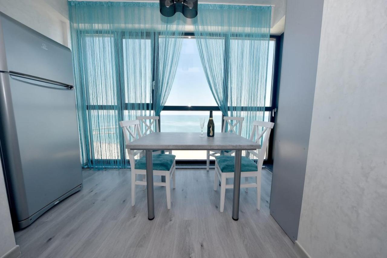 Appartement Turquoise By The Sea à Constanţa Extérieur photo